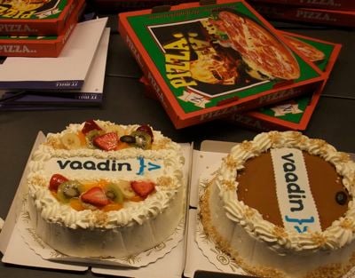 Pizza & Vaadin cake